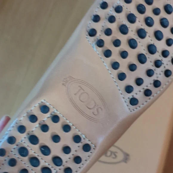 Tod's Beige Leather Slip-On Loafers - Picture 2 of 3